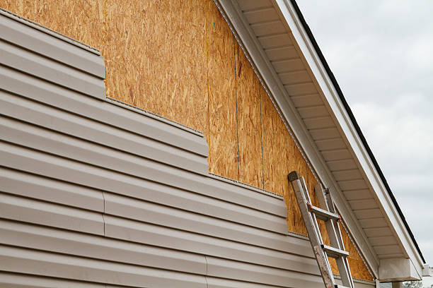 Professional Fiber Cement Siding technician working in Cassatt, SC